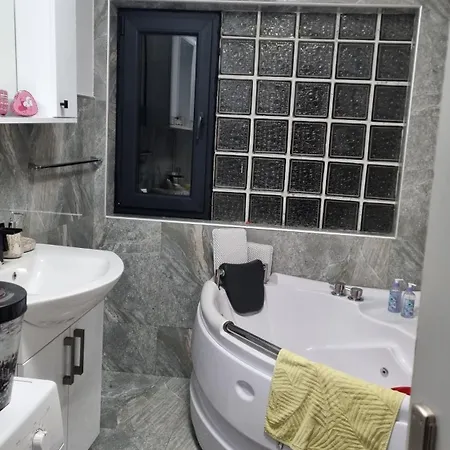 Bosnien Old House ترافنيك